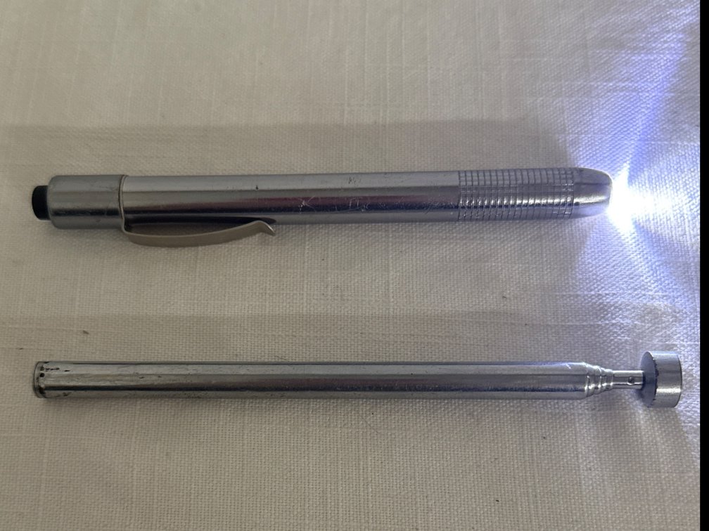 Flashlight & Magnet Set