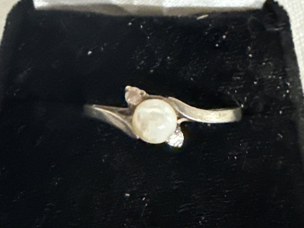Silver Ring with Pearl & Diamond Accents