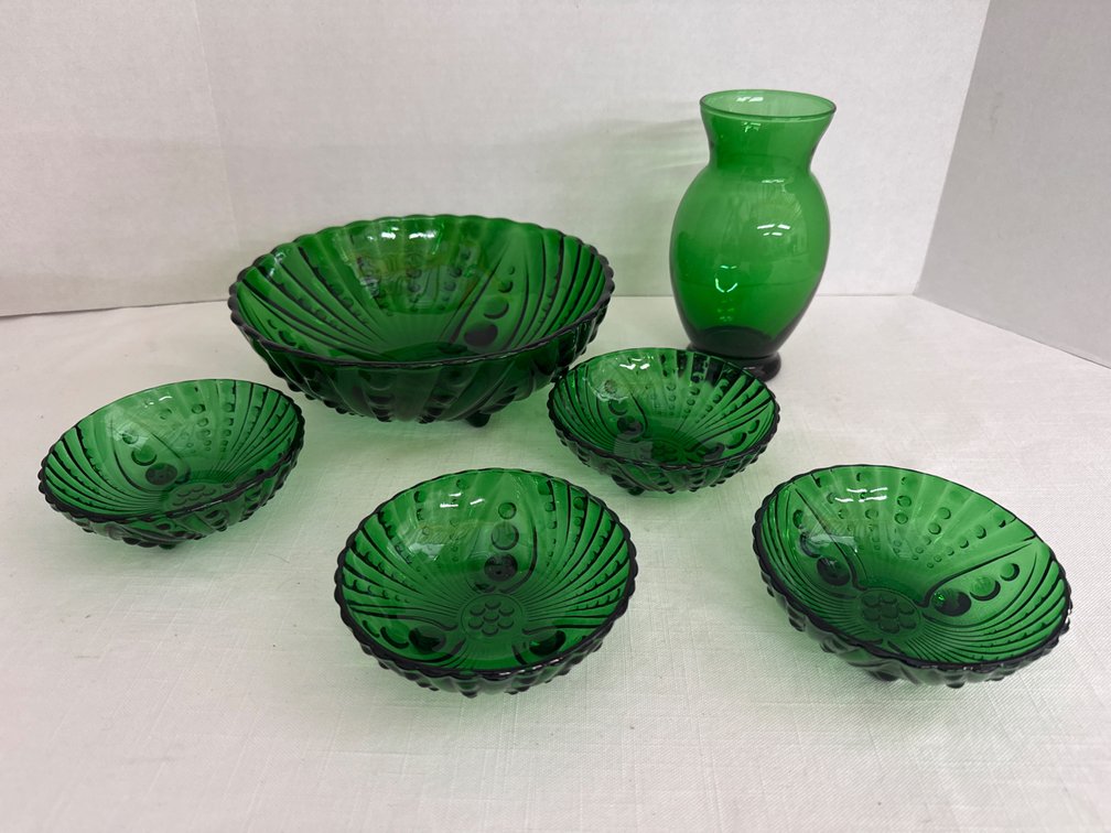 Anchor Hocking Emerald Glass Collection (6)