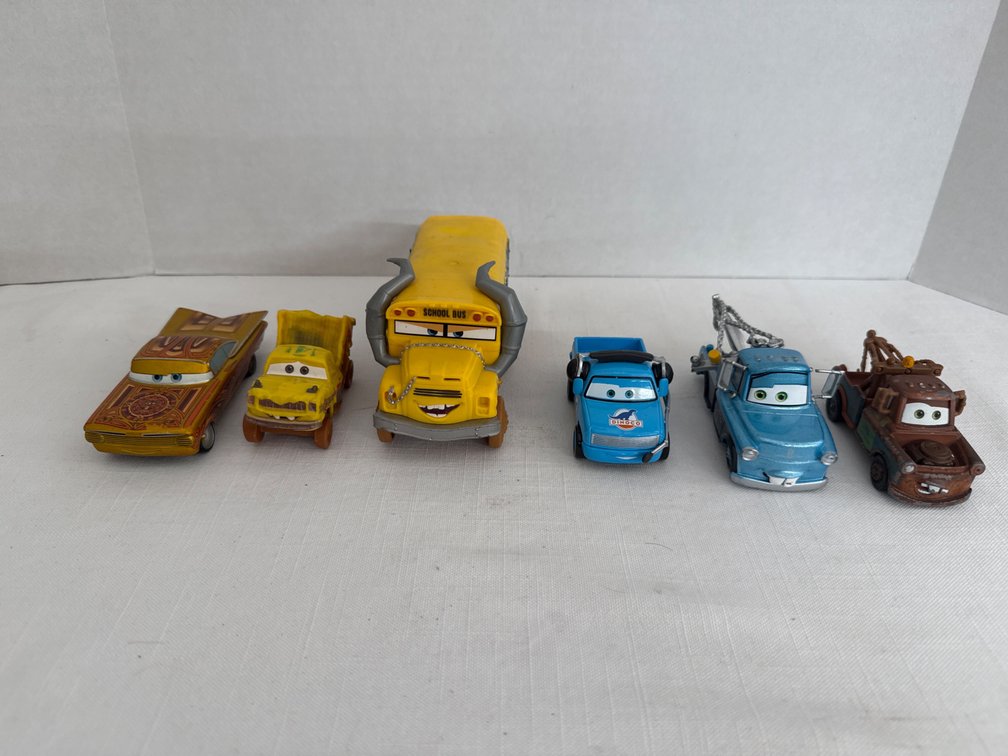 Disney/Pixar CARS Toy Collection (6)