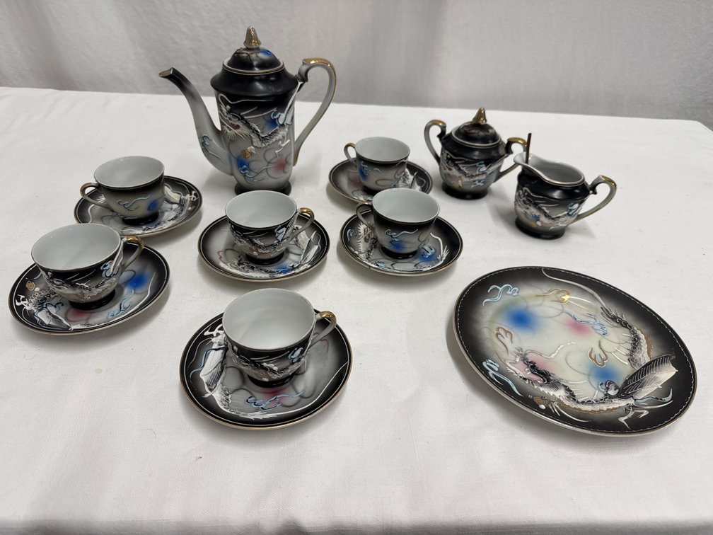 Vintage Dragonware Tea Set (16)