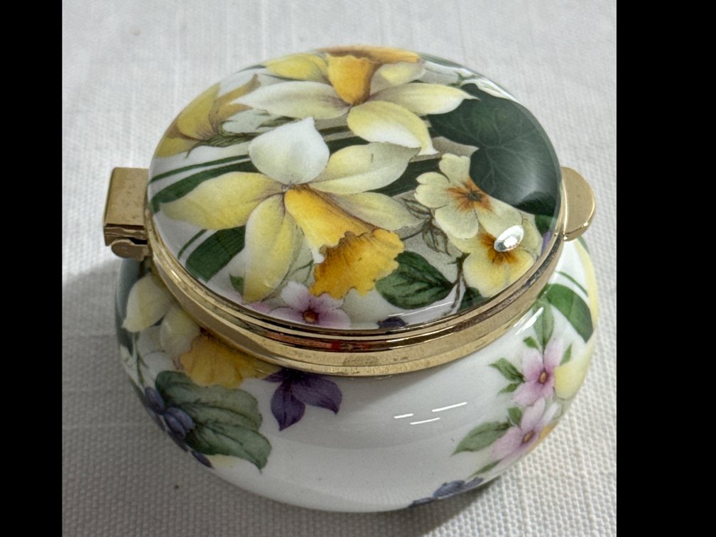 Avondale Narcissus Trinket Box