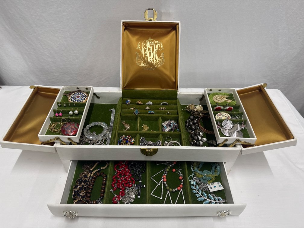Jewelry Box with Jewelry