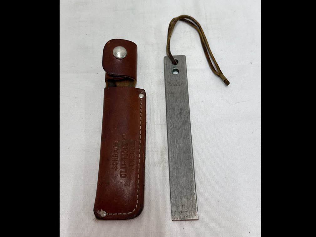 "Schrade" Old-Timer in Leather Case