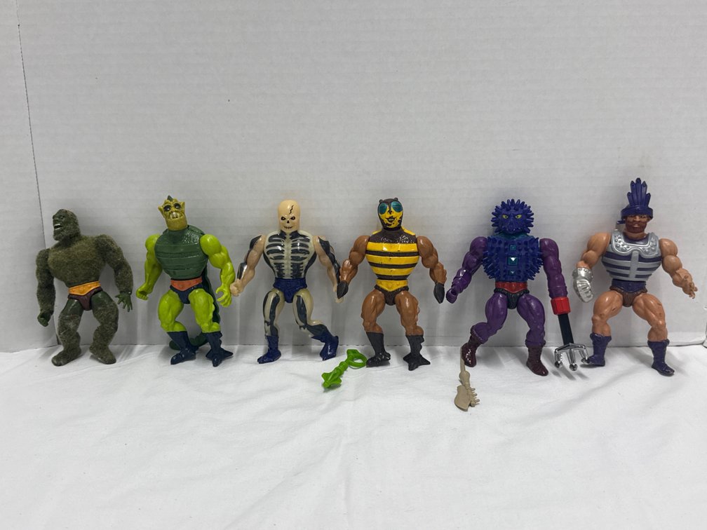 Vintage Masters of the Universe Figurines (6)