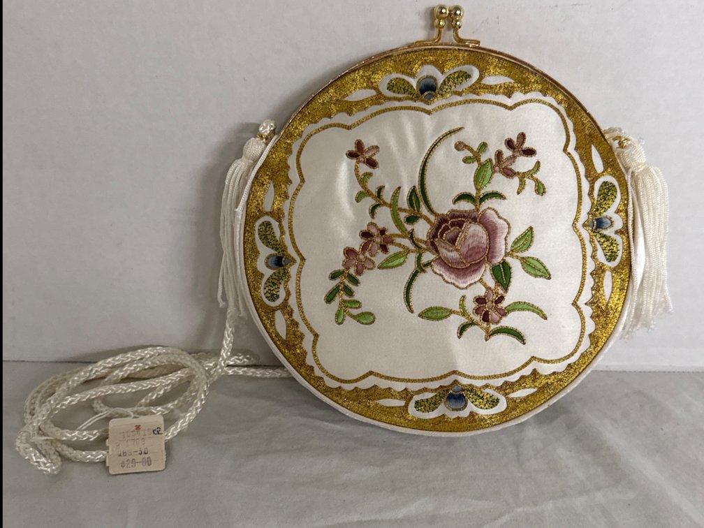 Vintage Round Embroidered Purse (NEW)