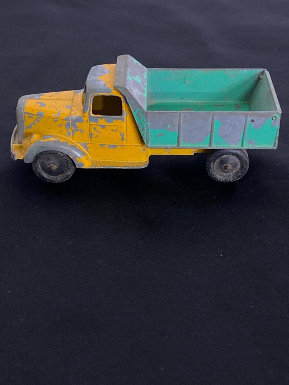 1950’s Tootietoy Metal Die-Cast Dump Truck