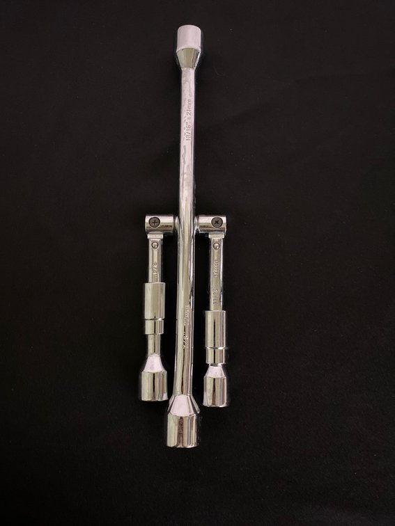 Folding/Collapsible 4-Way Lug Wrench