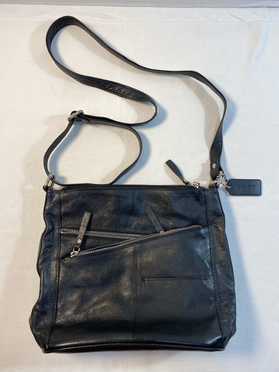 Coach Purse (5-Zipper & 1-Pocket) Black Leather