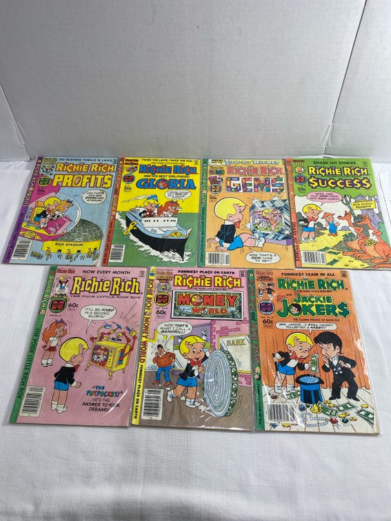 (7) Vintage Richie Rich Comic Books