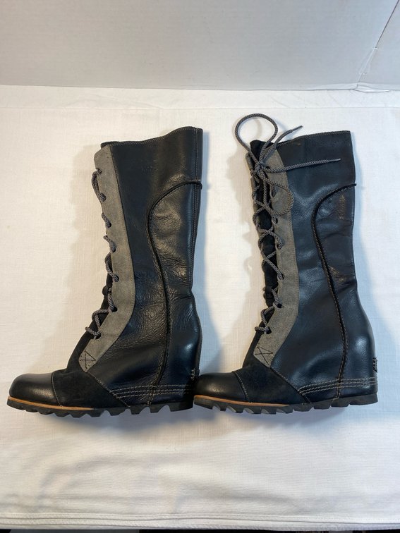 Sorel (Like New) Leather Cate The Great Wedge Boots (Size 9)