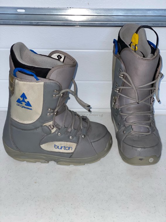 Burton Progression (Size 8) Snow Board Boots (Good Condition)