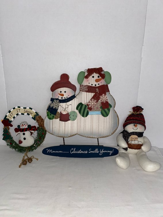 (3) Snowman Decor. Pieces (Wreath, Sign & Plush/Sign)