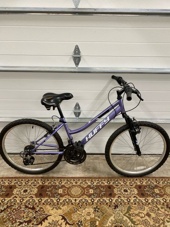 HUFFY Rockcreek All Terrain “Girls” Mountain Bike (Brakes & Tires Good)