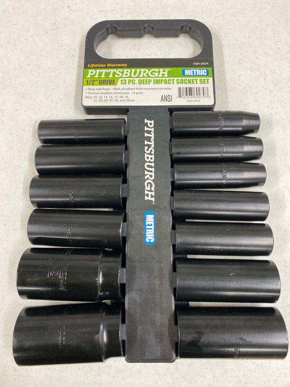 Like NEW… Pittsburgh 13 PC Deep Impact Socket Set