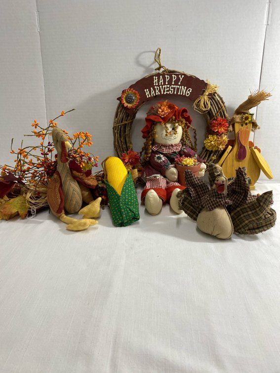 Thanksgiving/Autumn Wreath & Fun Decor.