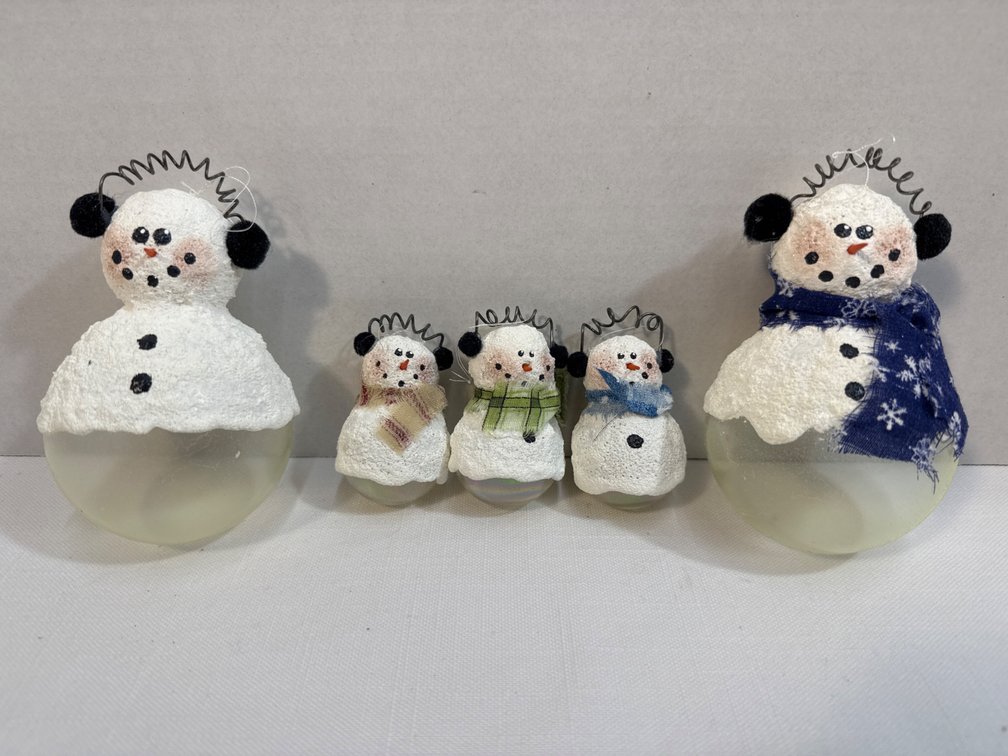 Snow People Family Ornaments (5)