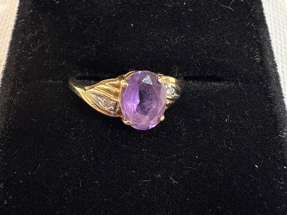 Gold Ring (10K) with Amethyst and Diamonds