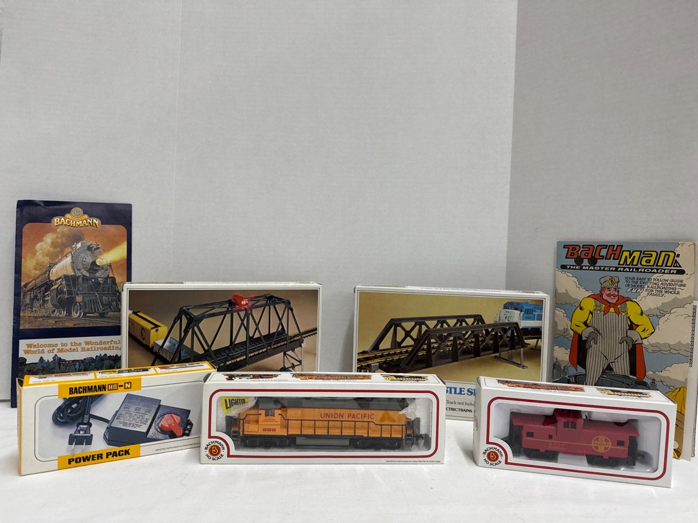 Bachman HO Train Pieces (7) (NIB)