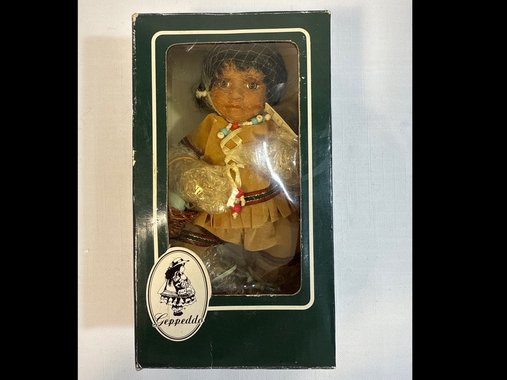 Gepeddo Native American Doll (NIB)