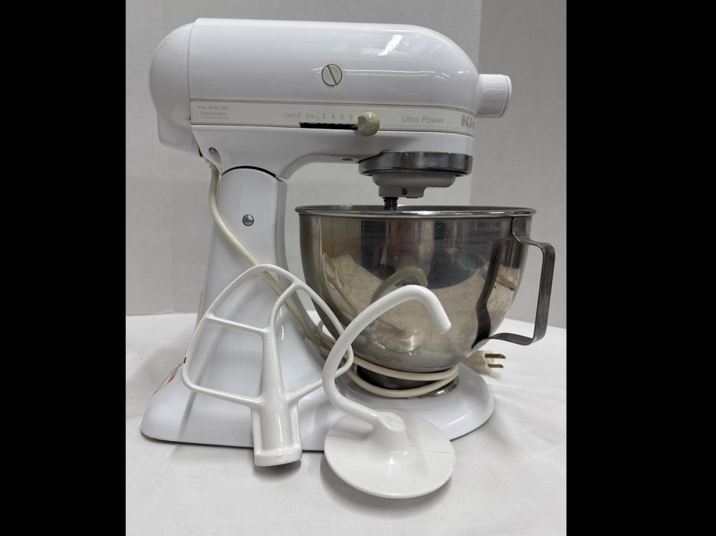 KitchenAid Mixer (4)