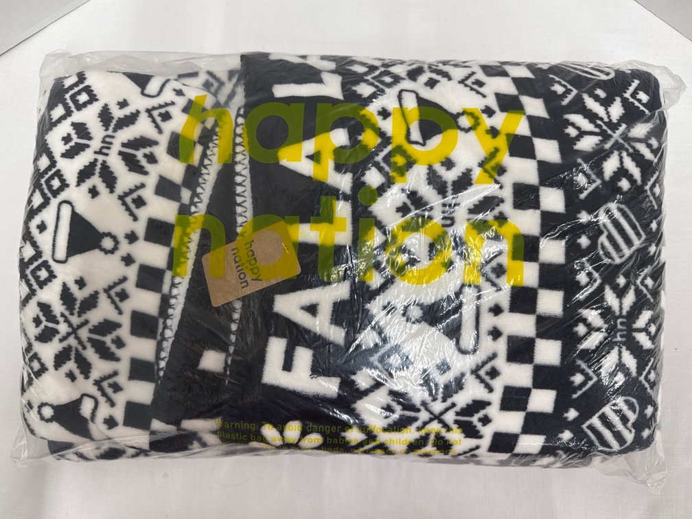 Happy Nation (VICTORIA'S SECRET) Fleece Blanket (NIP)