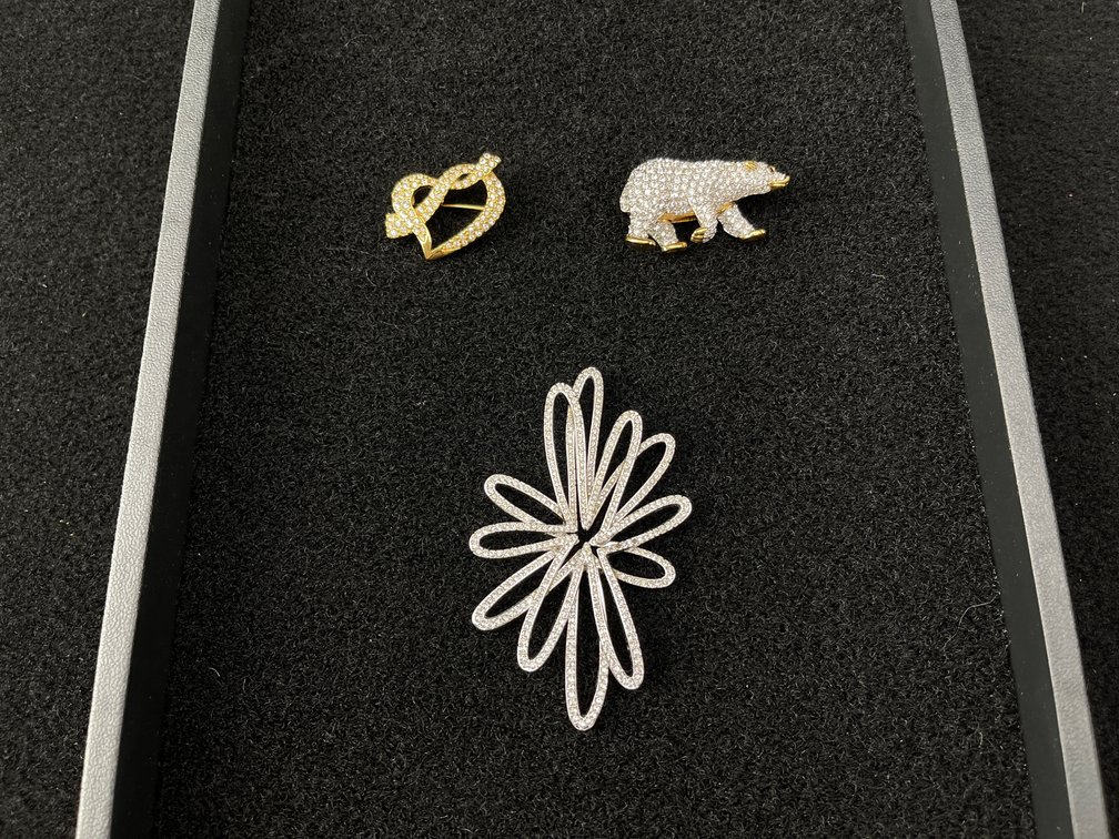 Swarvoski Amarante Pendant and Pins