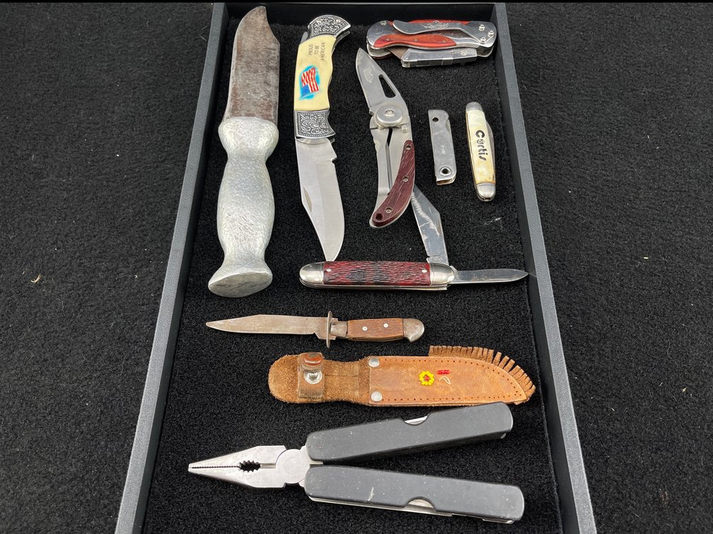 Fixed Blade and Folding Knives
