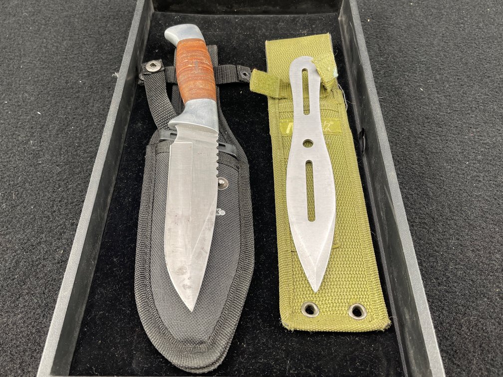Mossy Oak Bowie Knife and Bullseye Throwing Knife