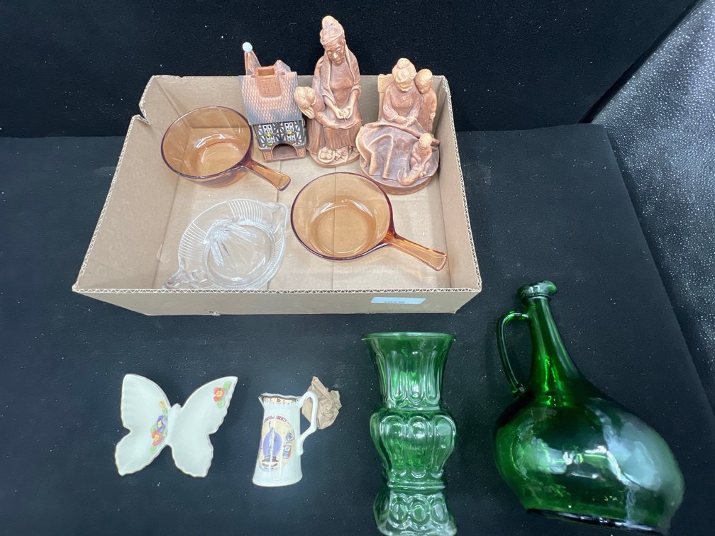 Assorted Decoration & Kitchenware