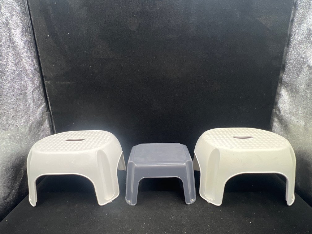 4 Plastic Step Stools