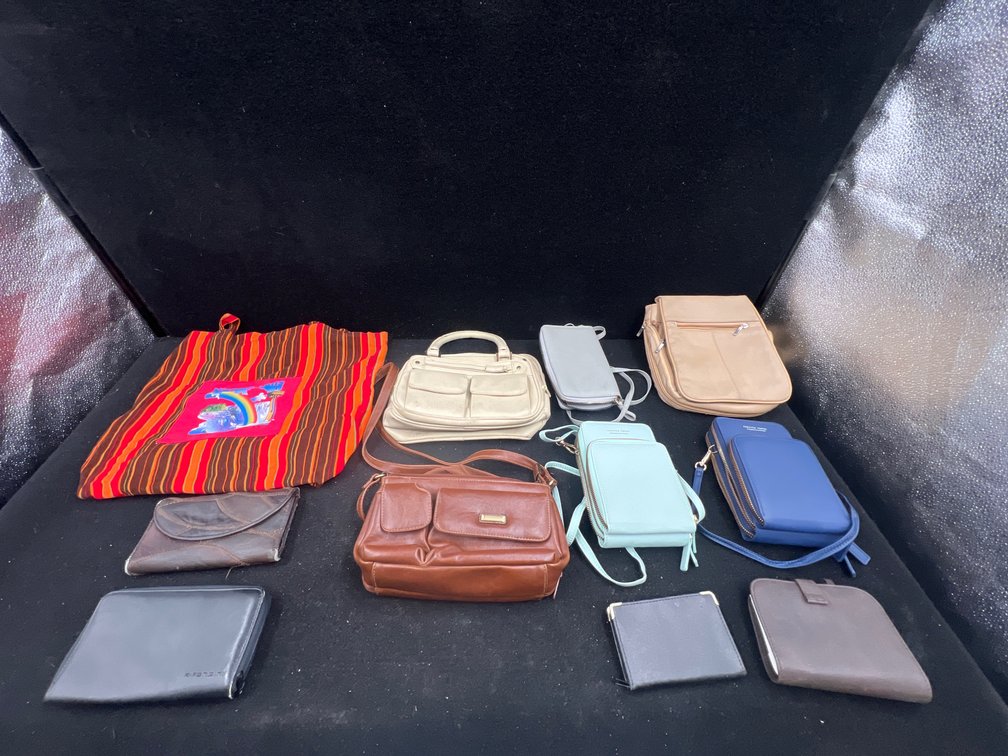 Purses & Wallets