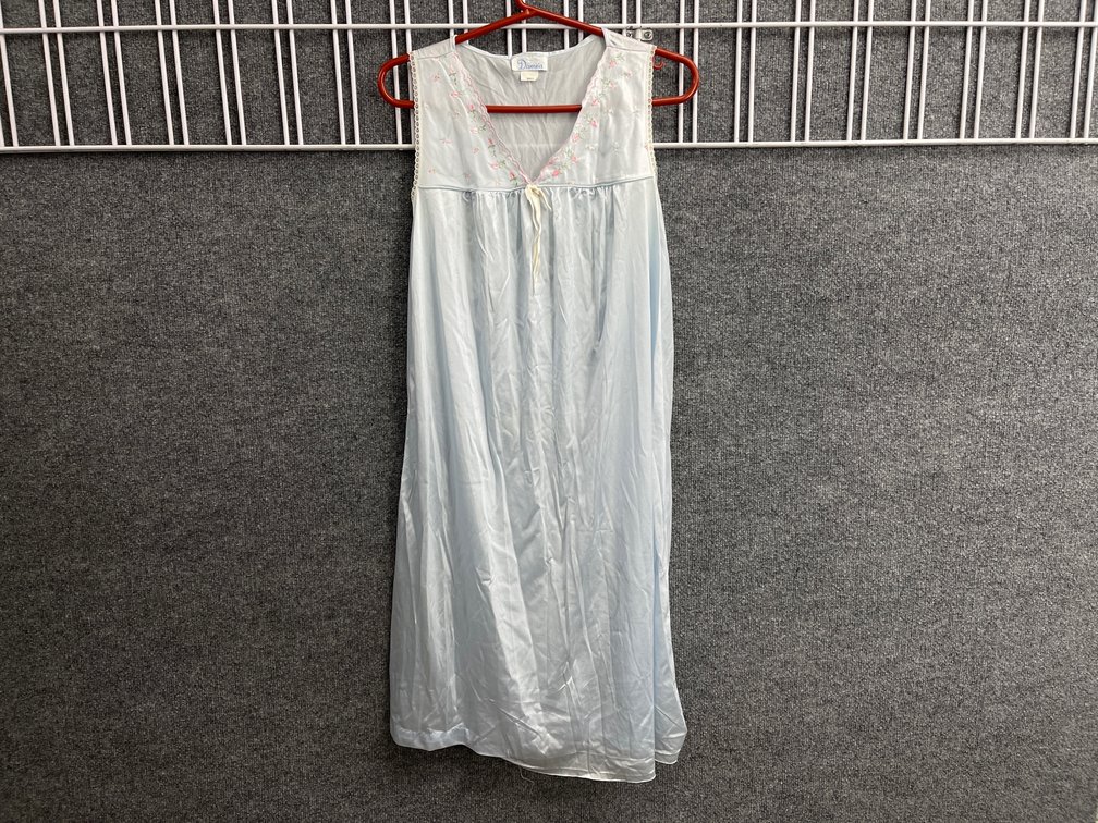 Vintage Blue Delicate Sleeveless Nightgown