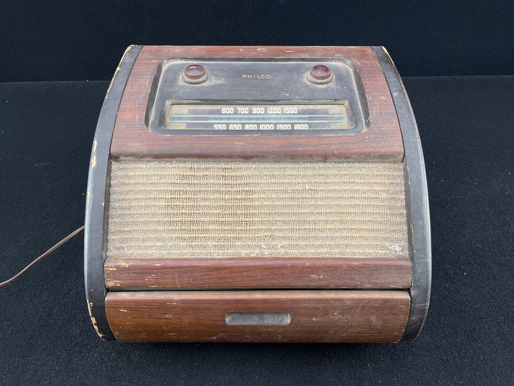 Philco Model 46-1201 Tube Radio