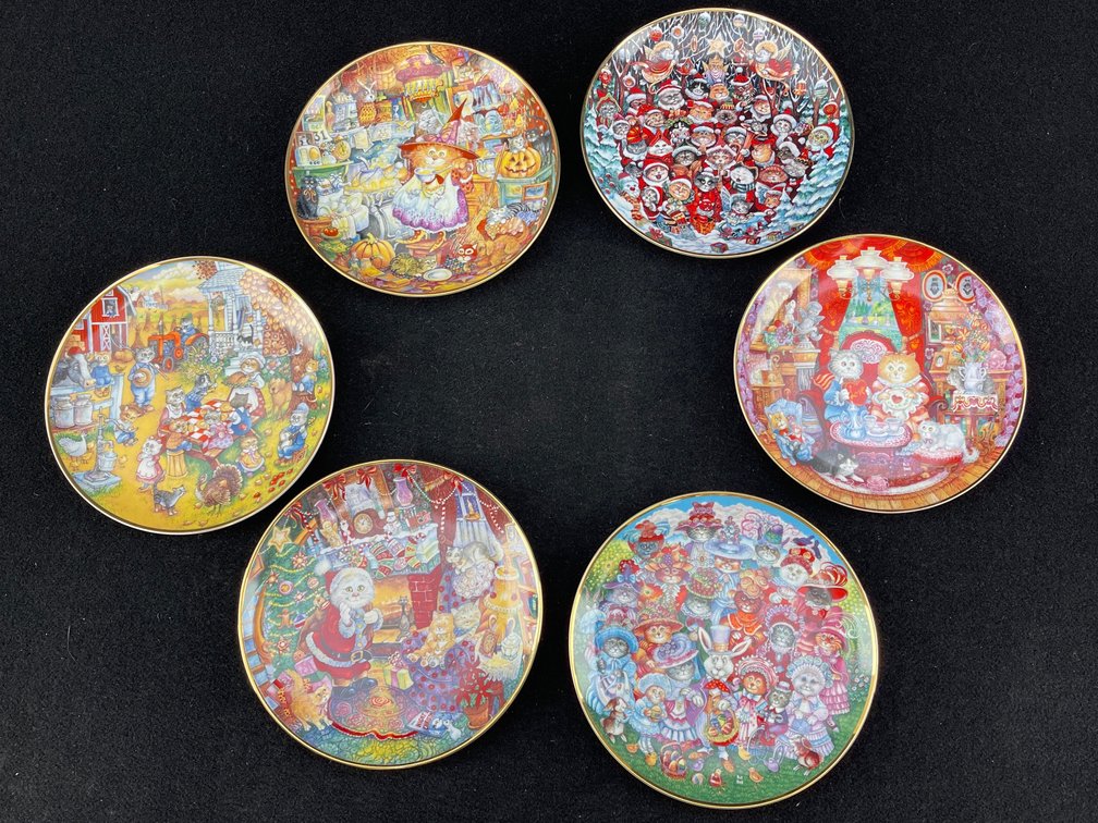 Franklin Mint Cat Holiday Plates