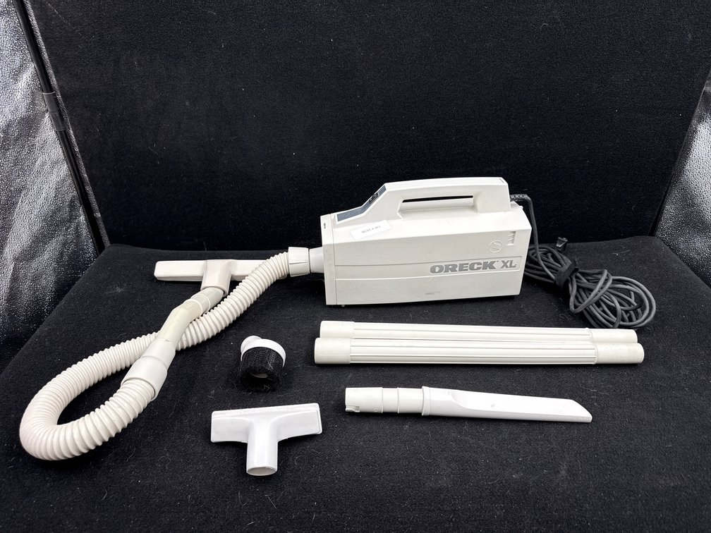 Oreck Xl Vacuum Cleaner, & Attachments