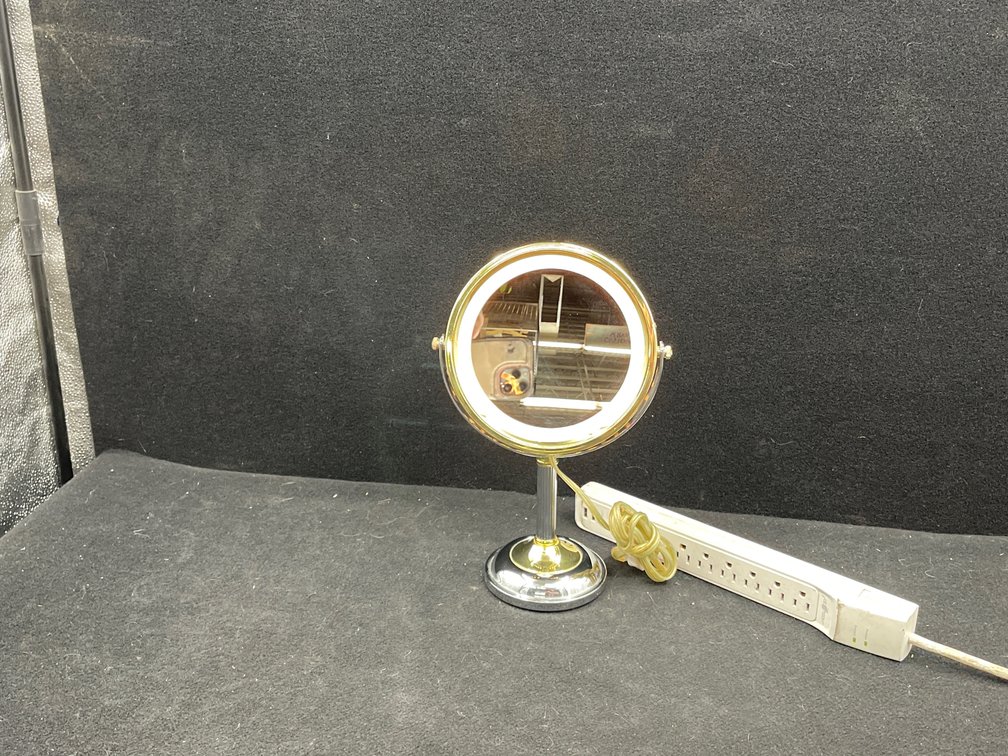 Lighted Vanity Mirror