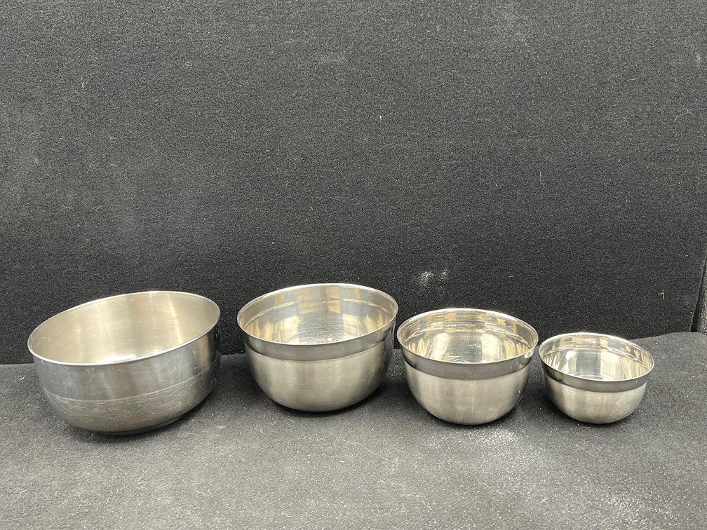 Sunbeam, & 3 Stainless Steel Bowls