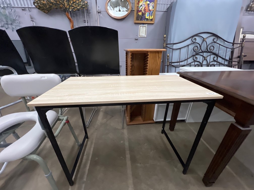 Modern Light Wood Table