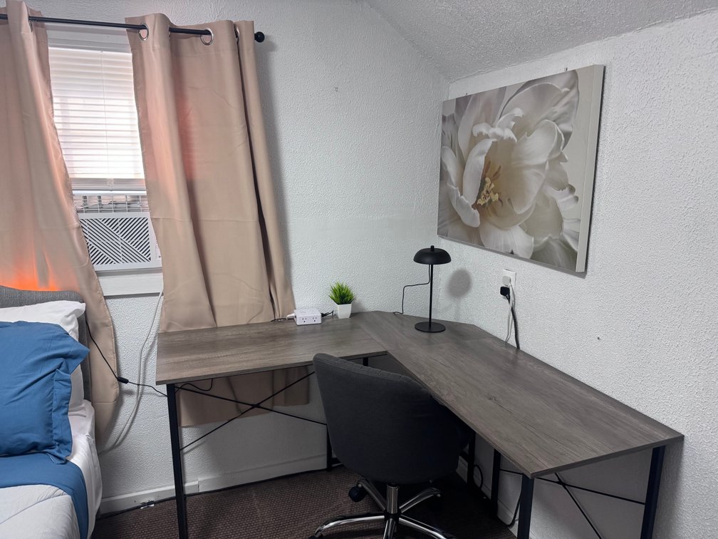 Image for CASHFLOW! 4 Bedroom Rental and Airbnb. Bidding is open now through Thursday October 15th, at 6:00 p.m. 1605 N. 18th Street, Clarksburg, WV, 26301.