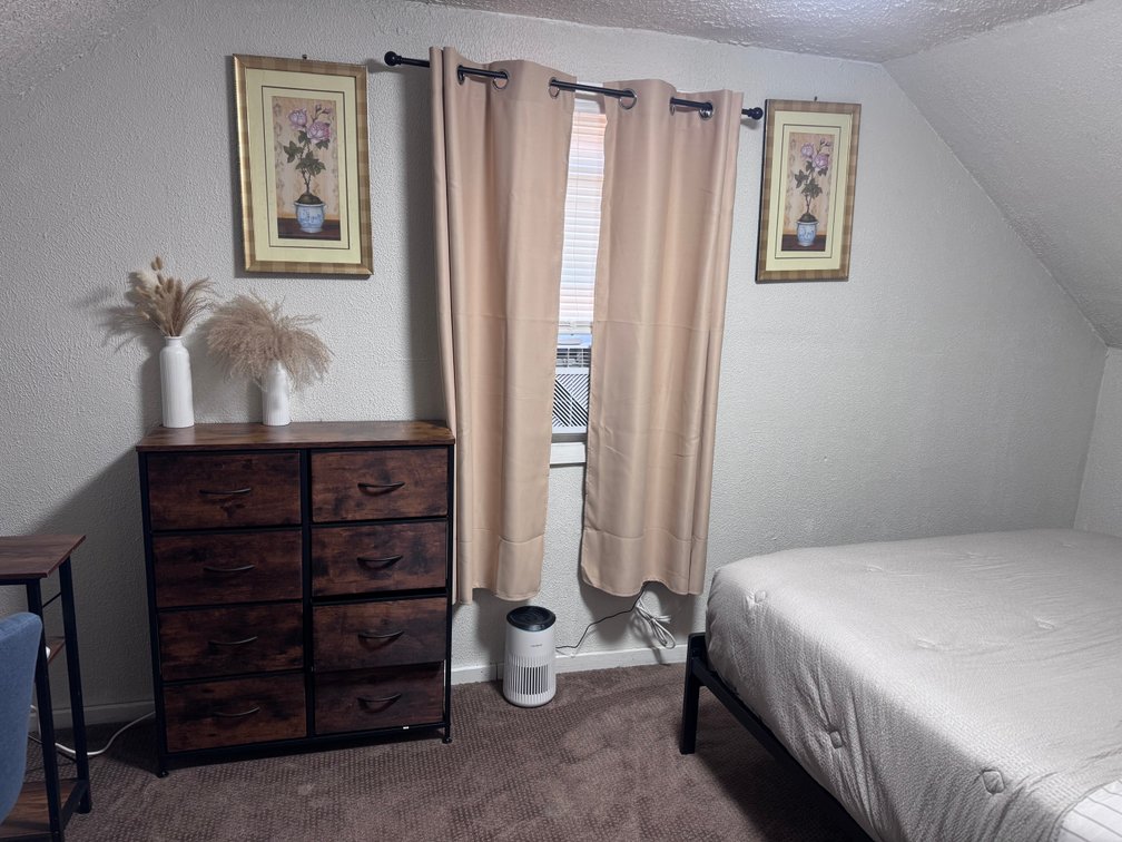 Image for CASHFLOW! 4 Bedroom Rental and Airbnb. Bidding is open now through Thursday October 15th, at 6:00 p.m. 1605 N. 18th Street, Clarksburg, WV, 26301.