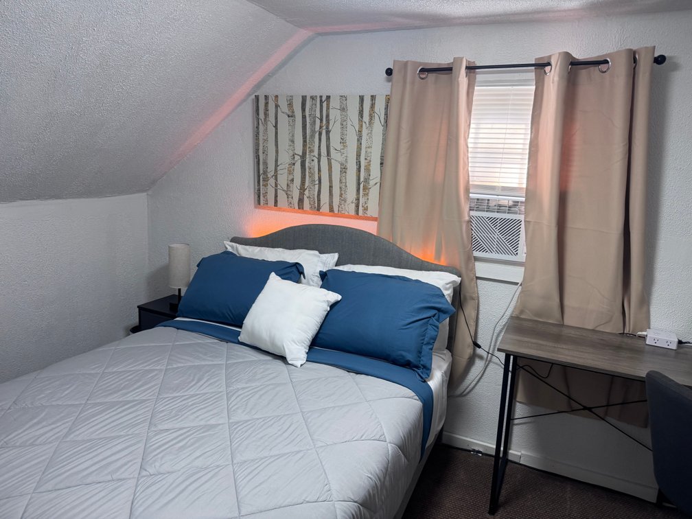 Image for CASHFLOW! 4 Bedroom Rental and Airbnb. Bidding is open now through Thursday October 15th, at 6:00 p.m. 1605 N. 18th Street, Clarksburg, WV, 26301.