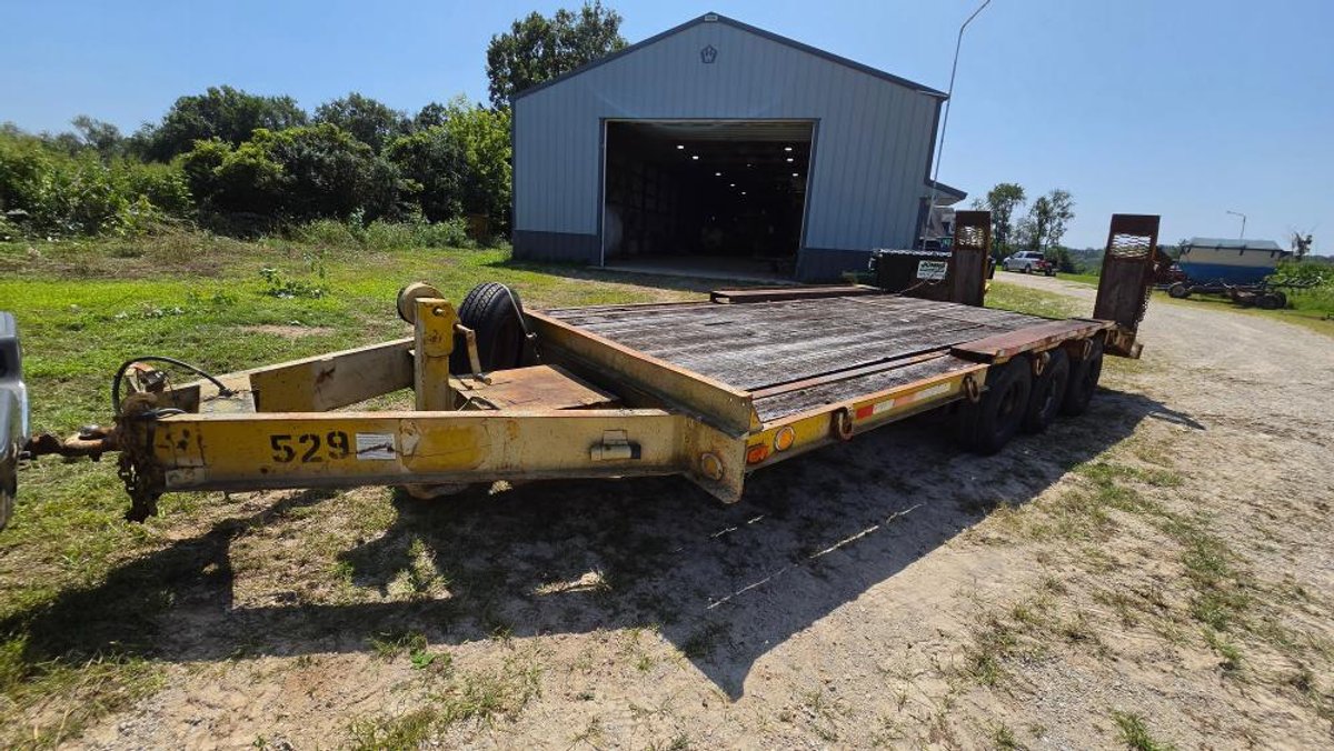 1987 Hudson 20' Tri-Axle Trailer