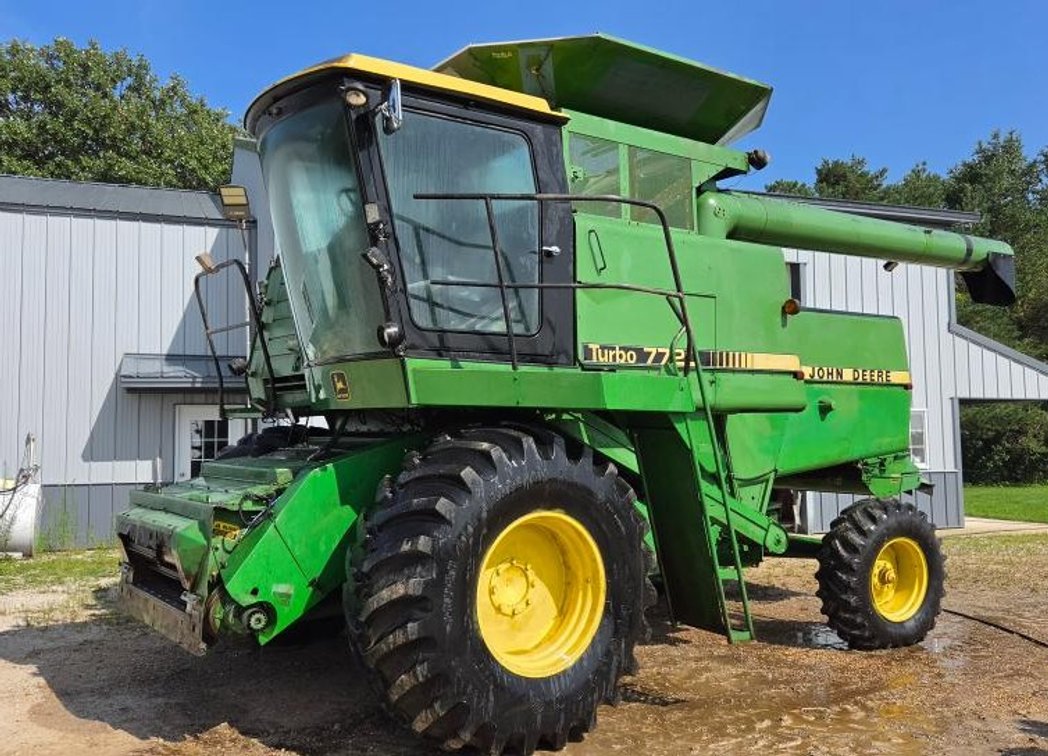 John Deere 7200 Turbo D. Combine