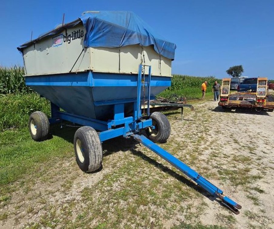 DMI Big-Little Center Dump Gravity Wagon