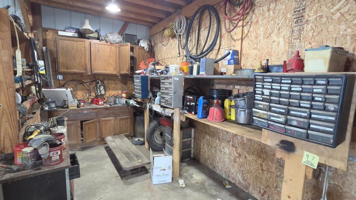 Shop Contents Corner of Shed
