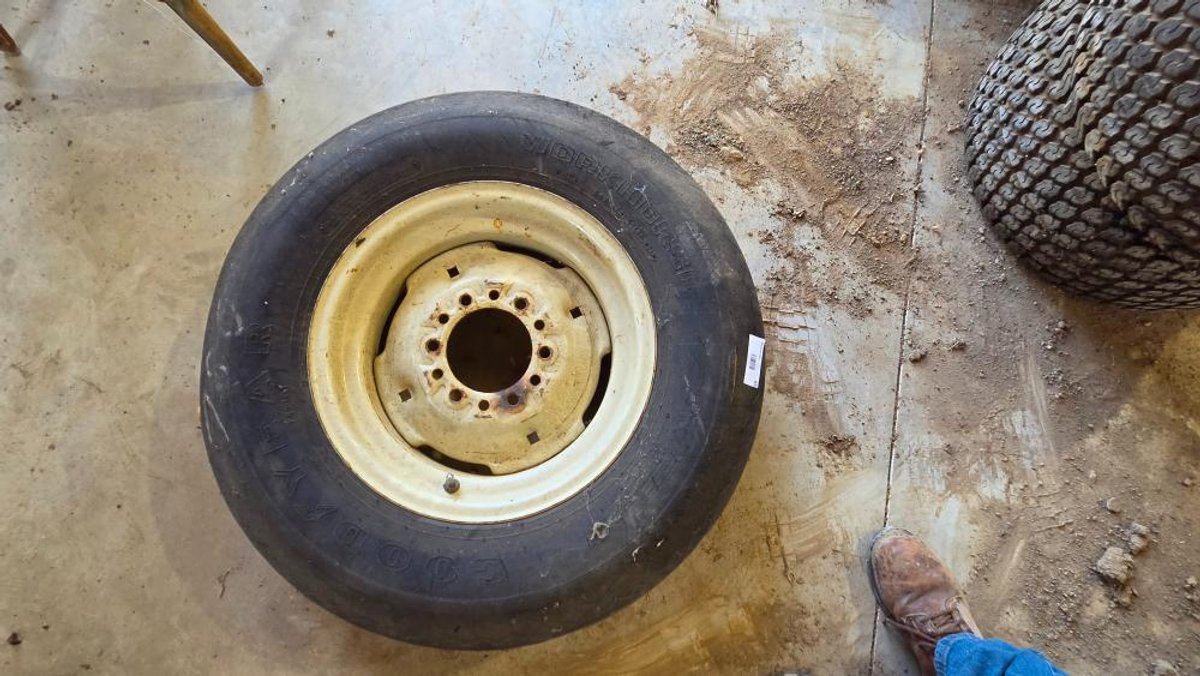 7.50 - 16 Implement Tire