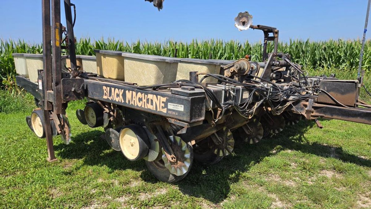 Black Machine 6-13 Split Row Planter w/ Kinzie Units