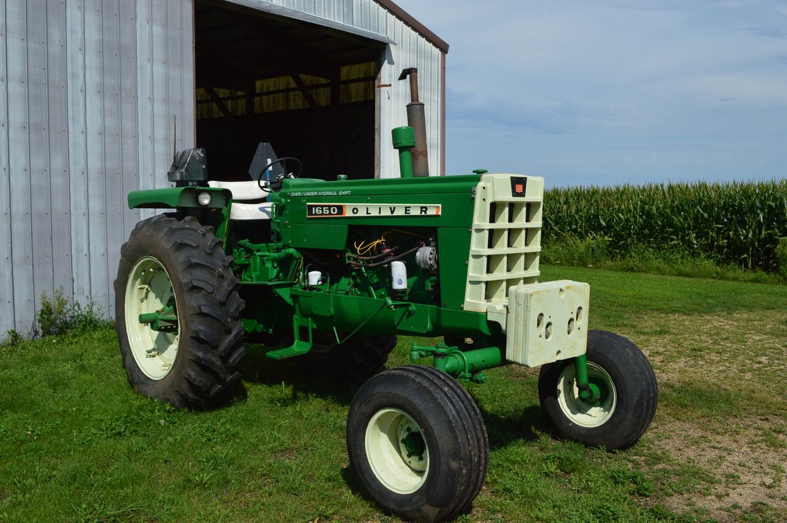 Oliver 1650 Gas Tractor (Offsite Palmyra, WI)