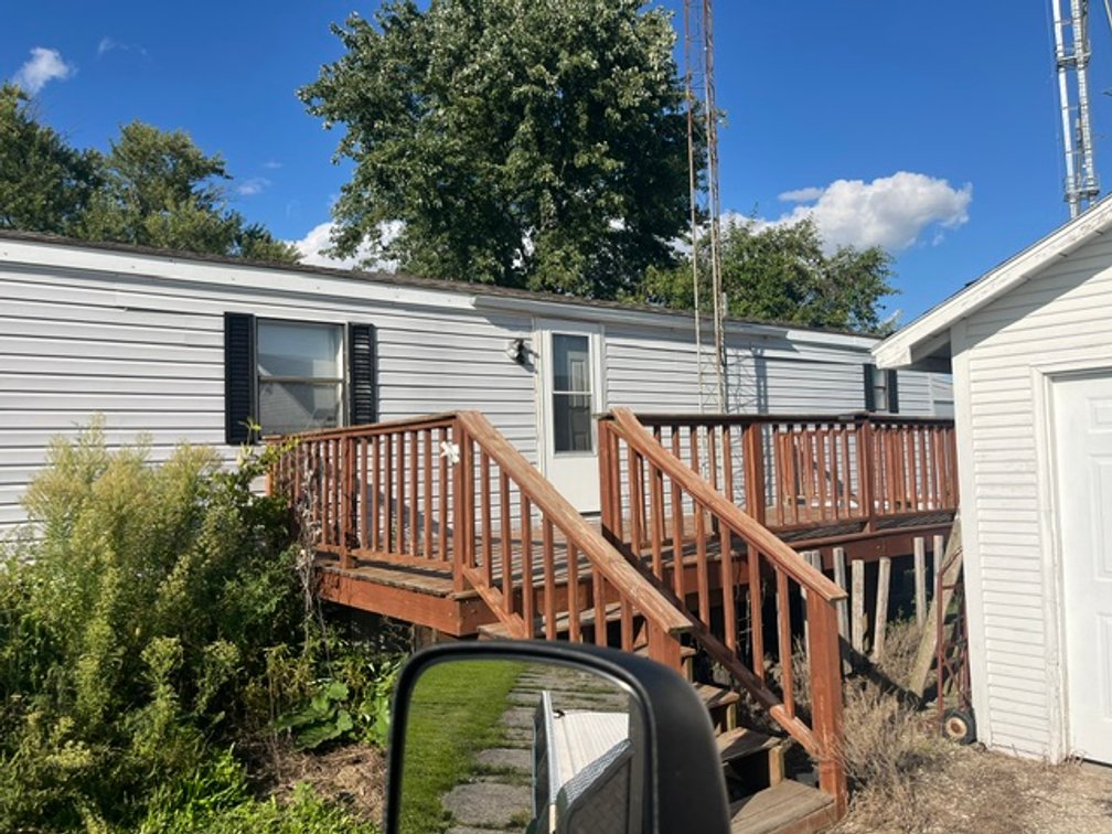 Off-Site (Burlington, WI):  1990 Skyline Forest Brook Mobile Home